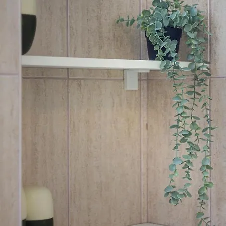 Emerald View Apartment *